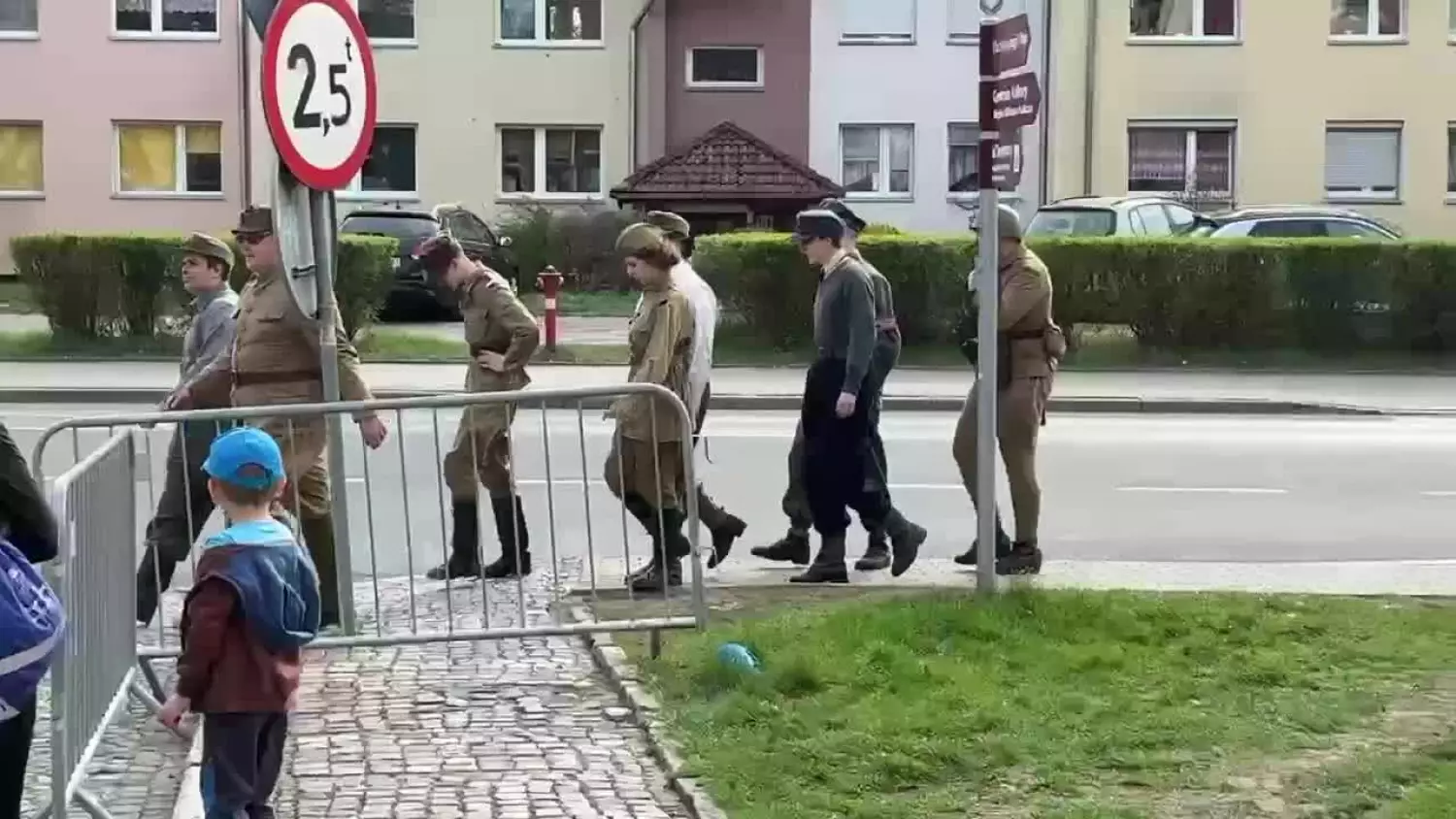 d54dae3a-2838-45d3-860d-2426aab38415.mp4